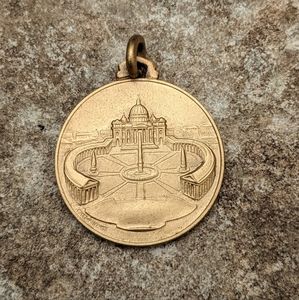 Italian Charm Medallion of St Peter's Basilica Rome, Gold-Tone Vintage Medal